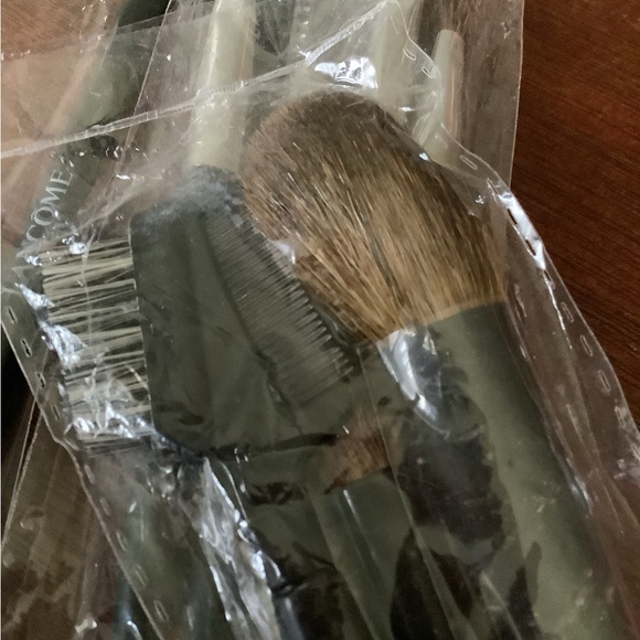New set of 8 Lancôme assorted black makeup brushes - Picture 3 of 3